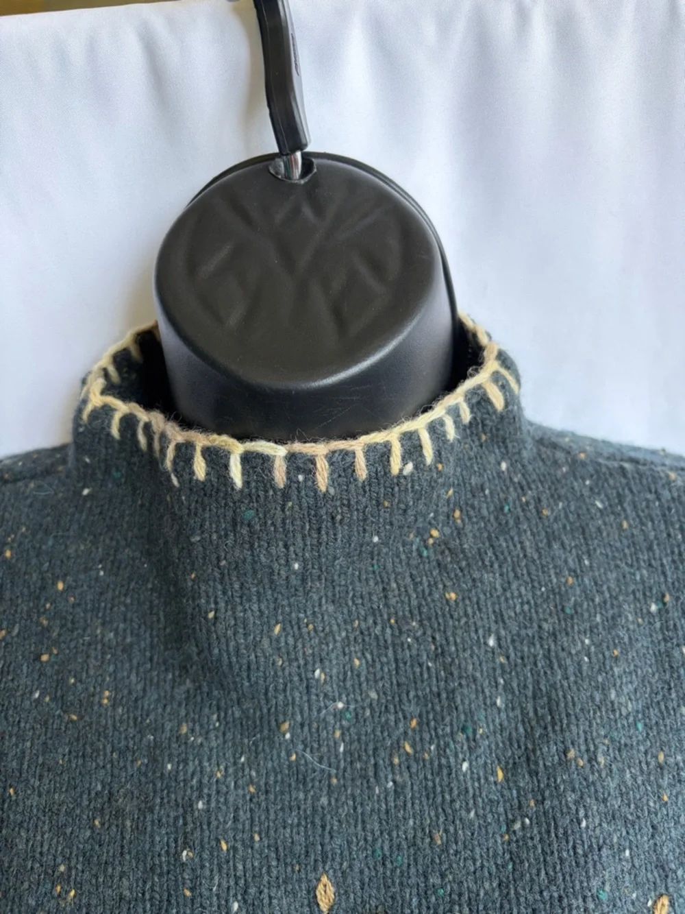 Woolrich Snowflake Wool Spruce Turtleneck Sweater XL, 23” PTP 25” L - Picture 3 of 7